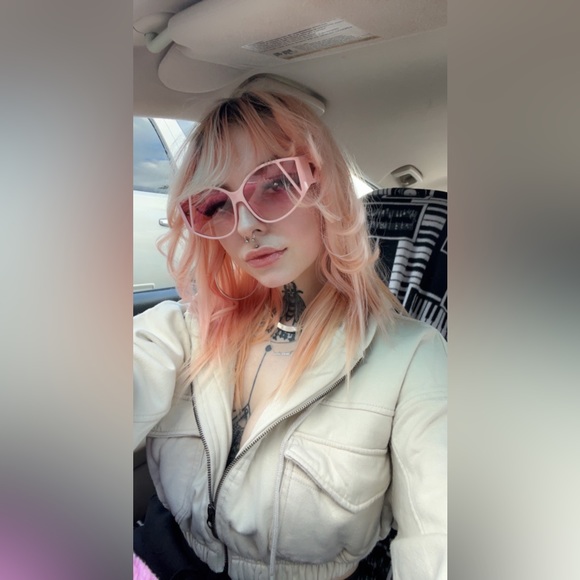 Meet your Posher, Loren - Picture 5 of 16